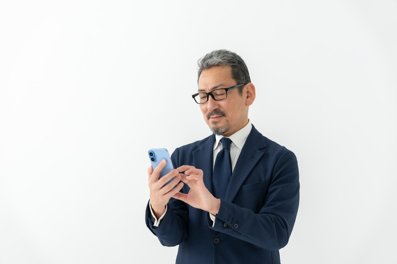 FAQ｜顔が大きい人に似合うメガネについてよくある質問