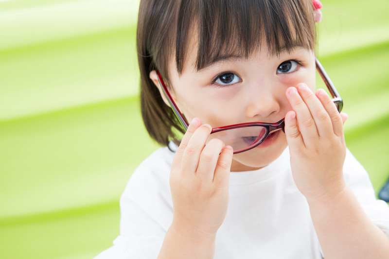子供眼鏡はどこで買う？ おすすめの選び方と小学生に合うメガネのポイントを解説